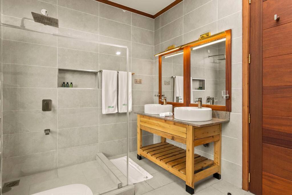 Kirimara Woodlands, Nanyuki Hotel ภายนอก รูปภาพ